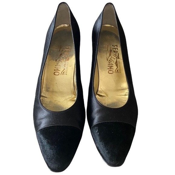 Vintage 1990s satin Salvatore Ferragamo pumps SZ 8B
